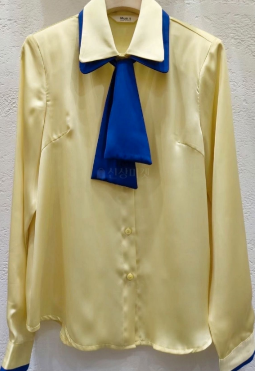 Tie neck blouse
