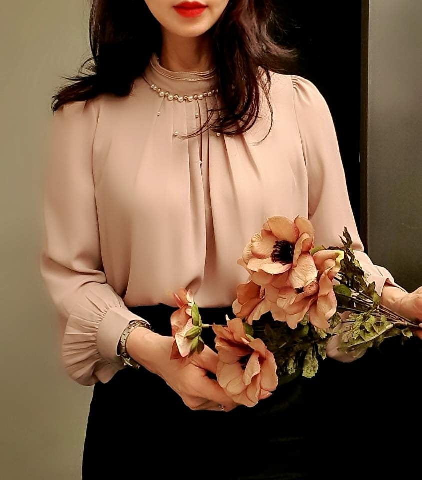 Pearl point blouse