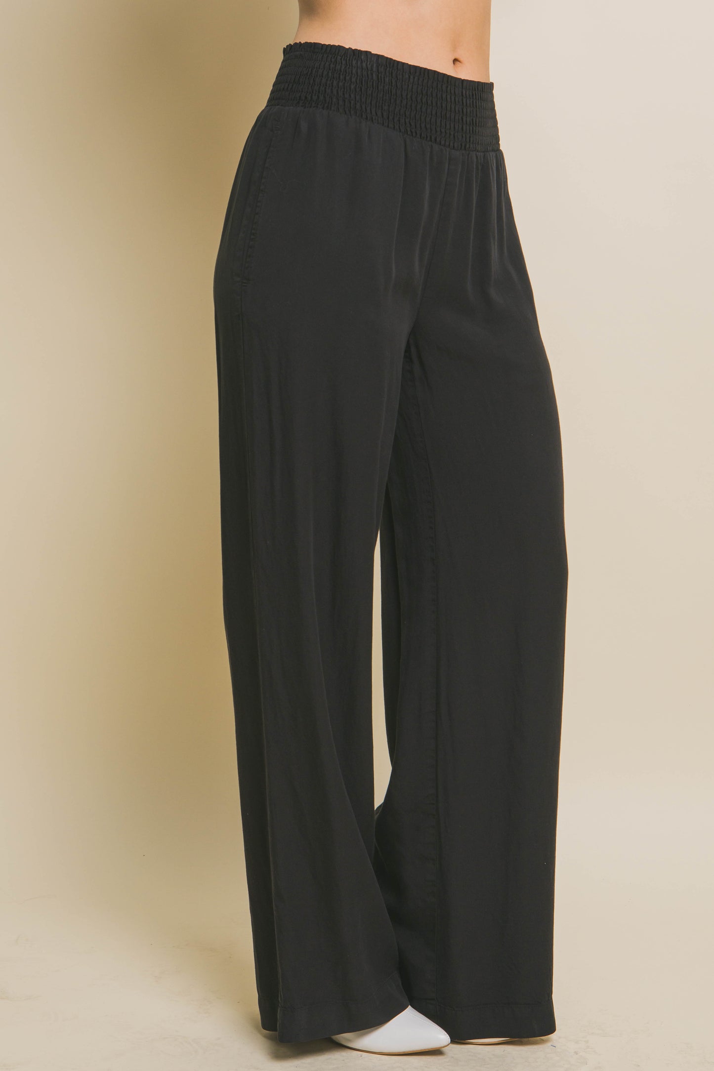 
                  
                    Long Casual Pants with Elastic Waistband
                  
                