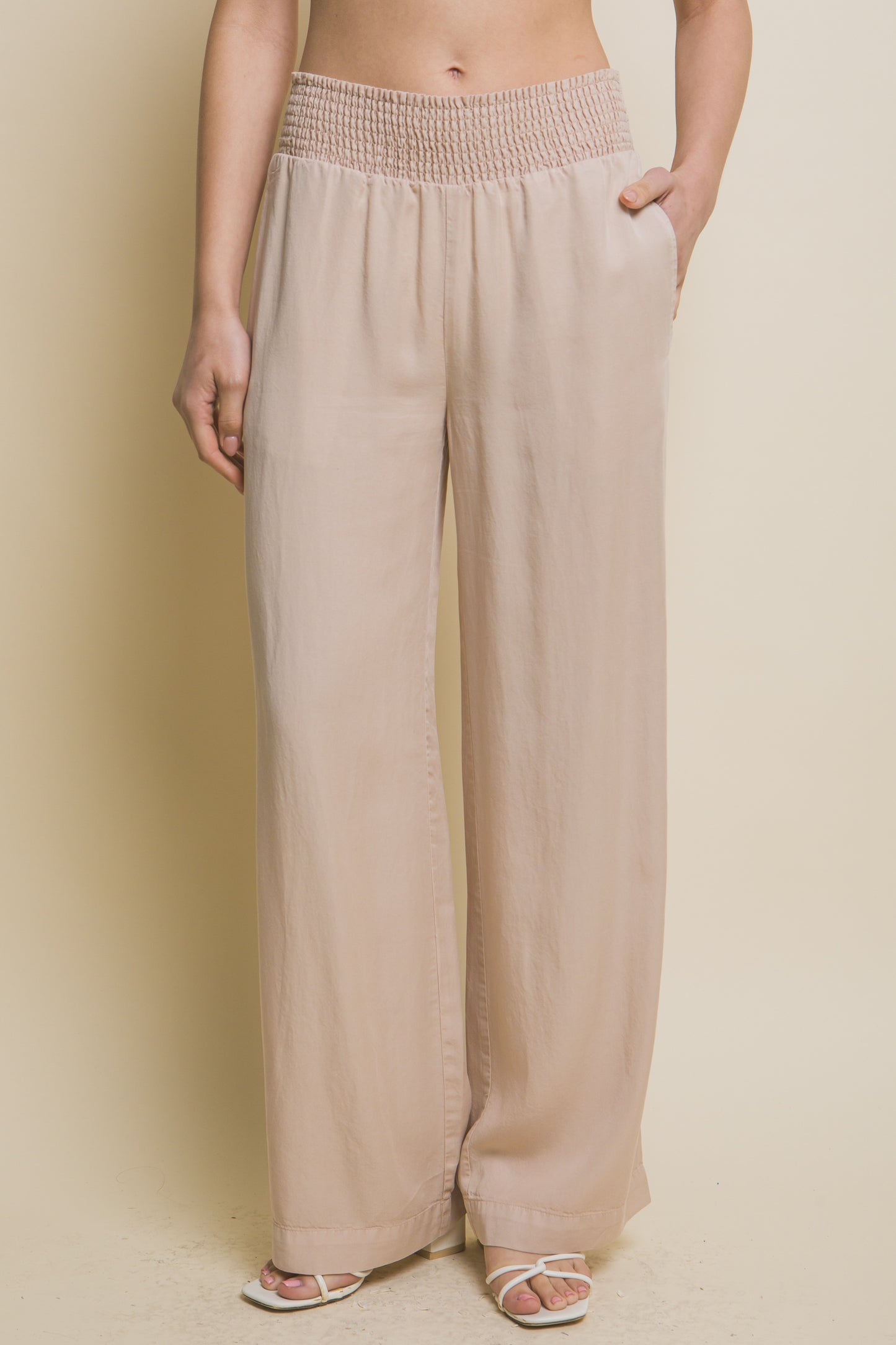 
                  
                    Long Casual Pants with Elastic Waistband
                  
                