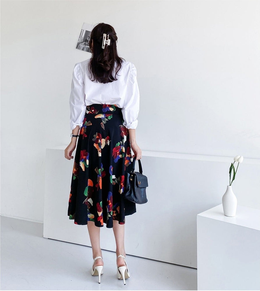 
                  
                    Flower printed skirt
                  
                
