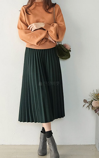 
                  
                    Melton pleated skirt
                  
                